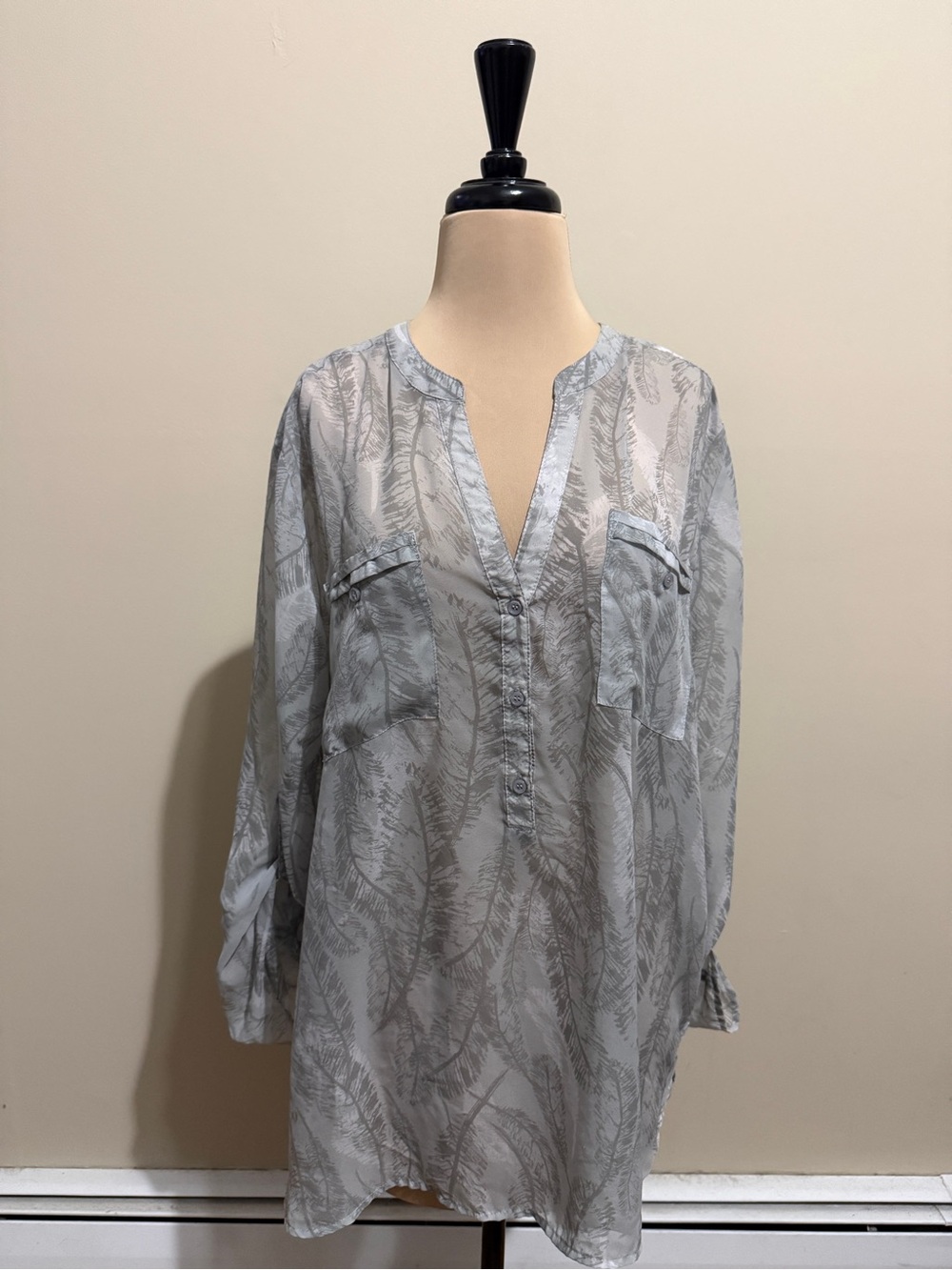 Apt. 9 sheer blouse EUC.